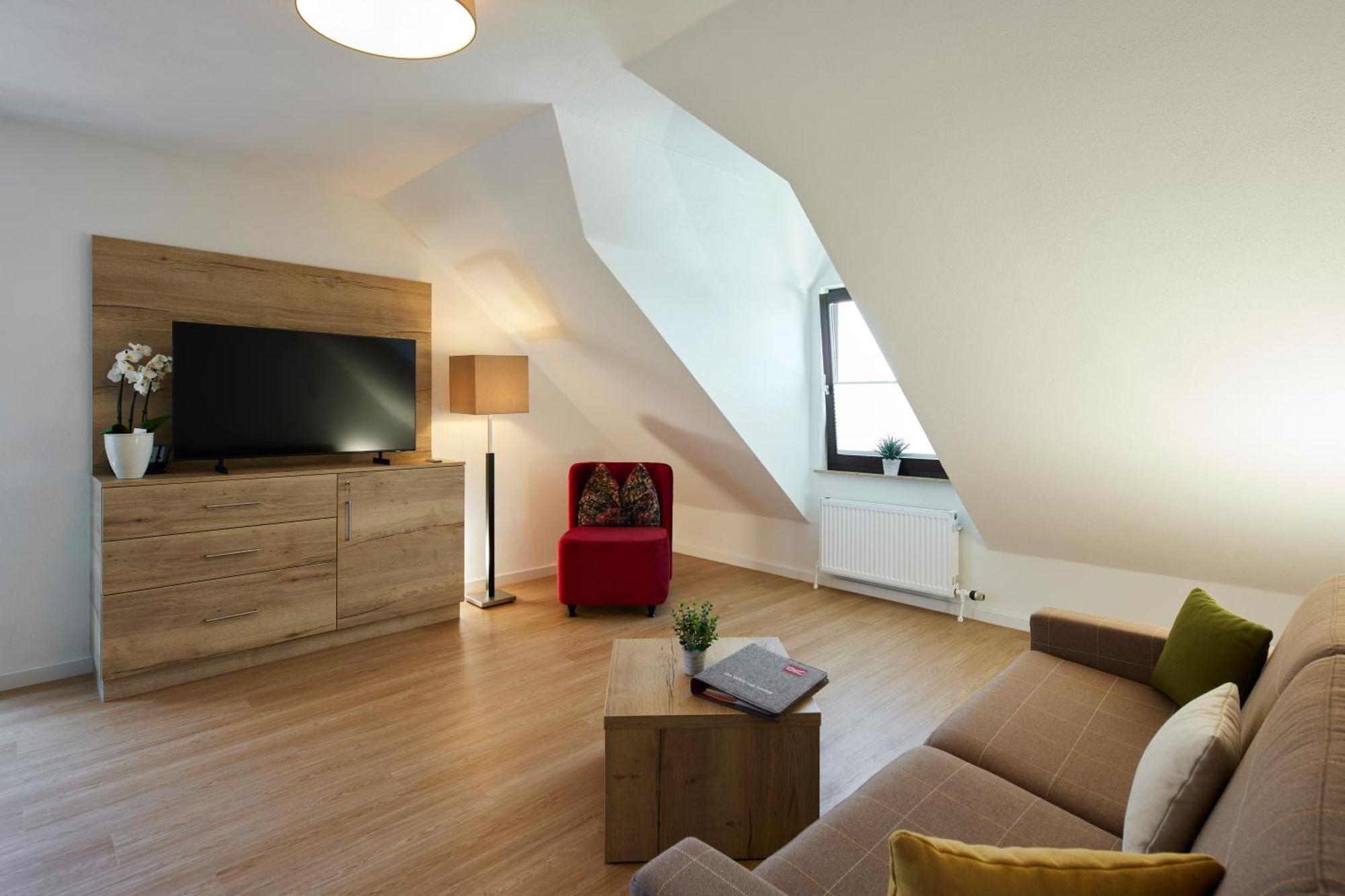 One-Bedroom Apartment,1309813378:JPEG